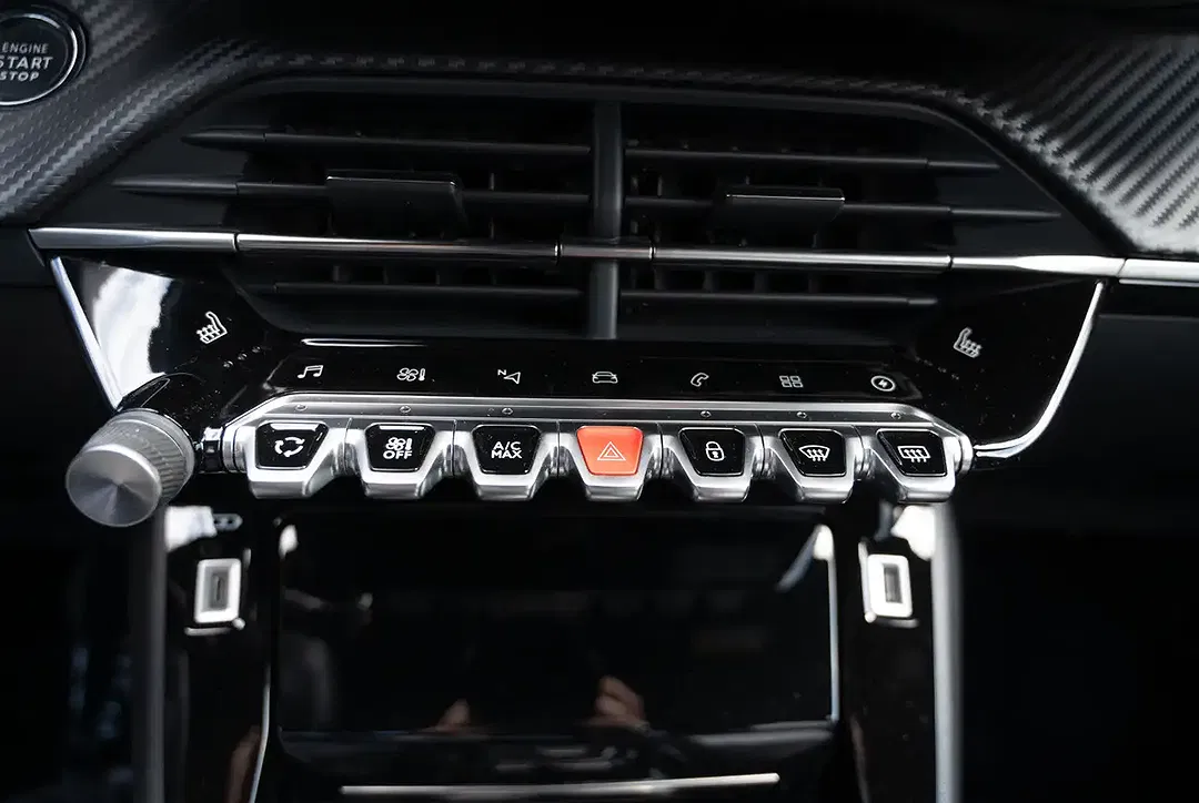 Peugeot 2008 - Thumbnail 9