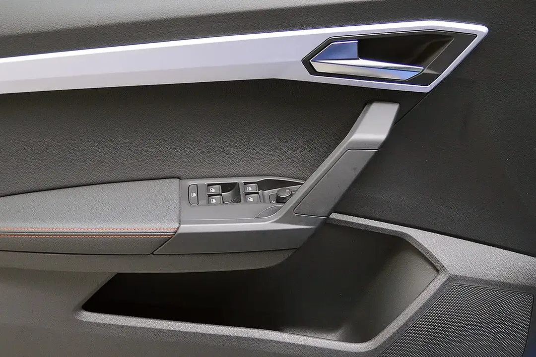 SEAT Arona - Thumbnail 6