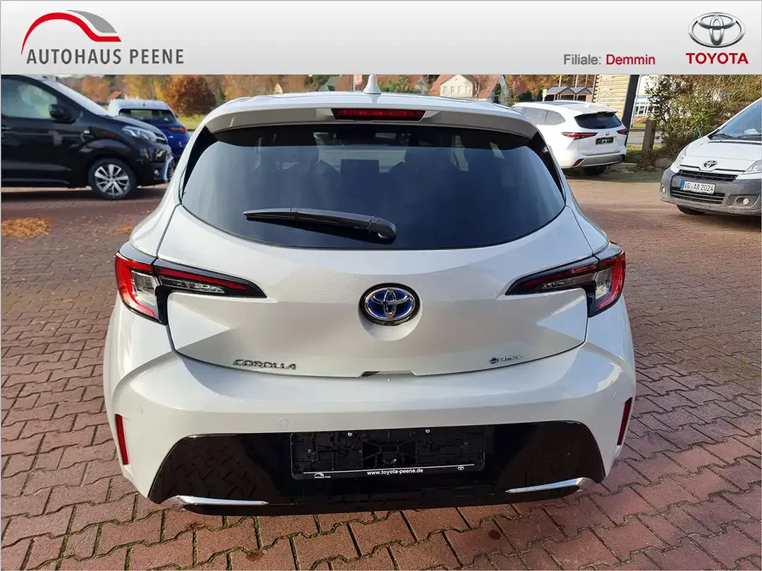 Toyota Corolla - Thumbnail 4