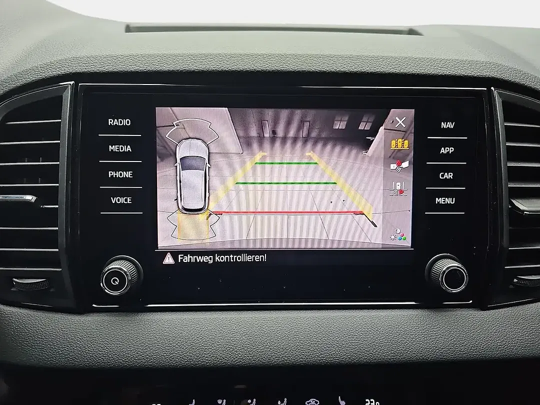 Skoda Karoq - Thumbnail 10
