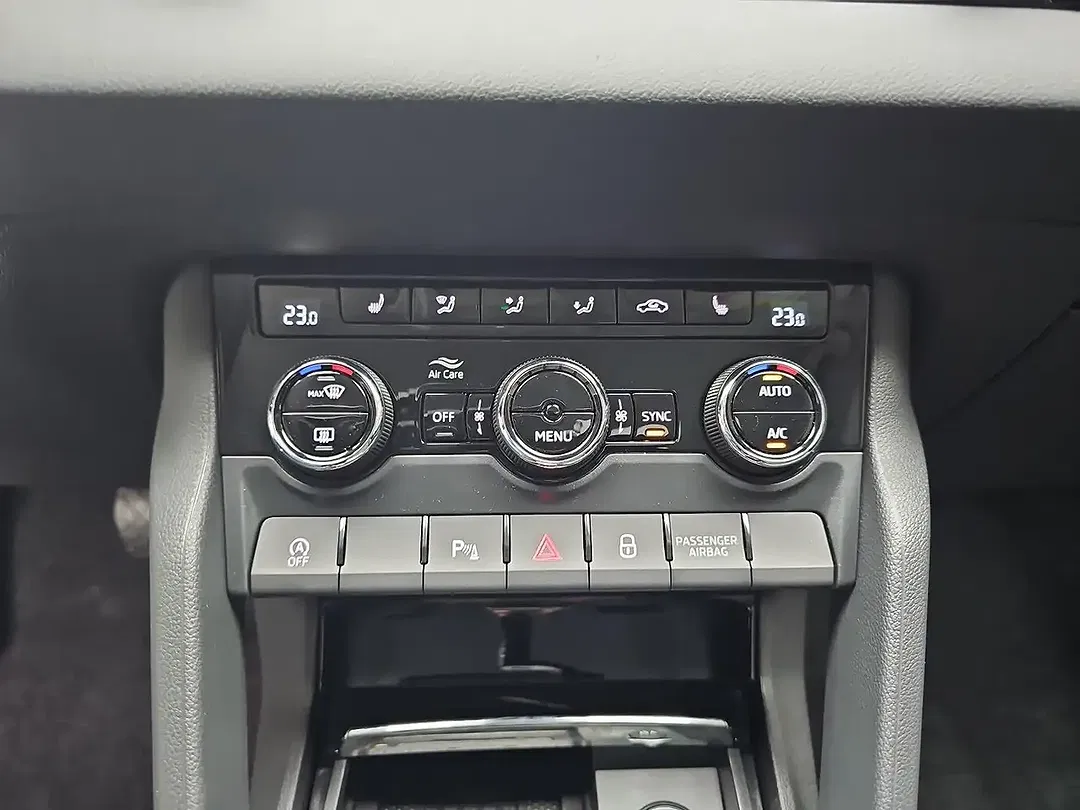 Skoda Karoq - Thumbnail 11