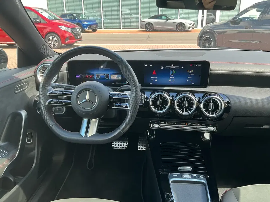Mercedes-Benz CLA 200 - Thumbnail 10