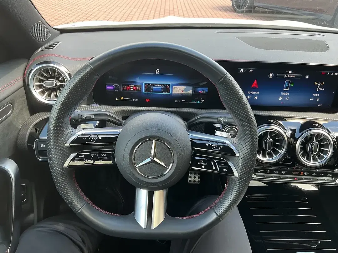Mercedes-Benz CLA 200 - Thumbnail 12