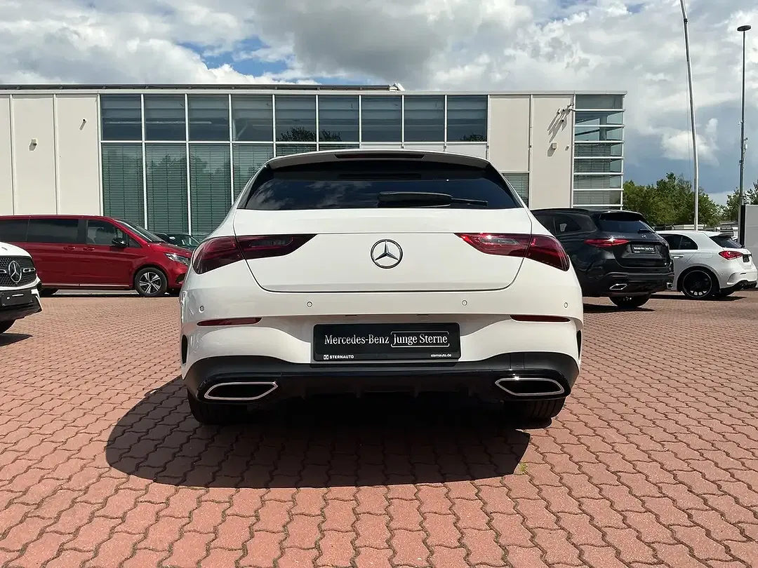 Mercedes-Benz CLA 200 - Thumbnail 4