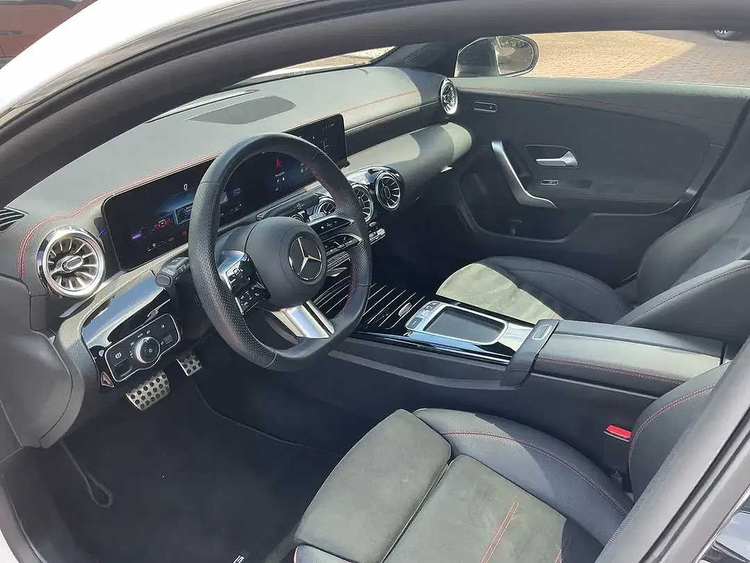 Mercedes-Benz CLA 200 - Thumbnail 8