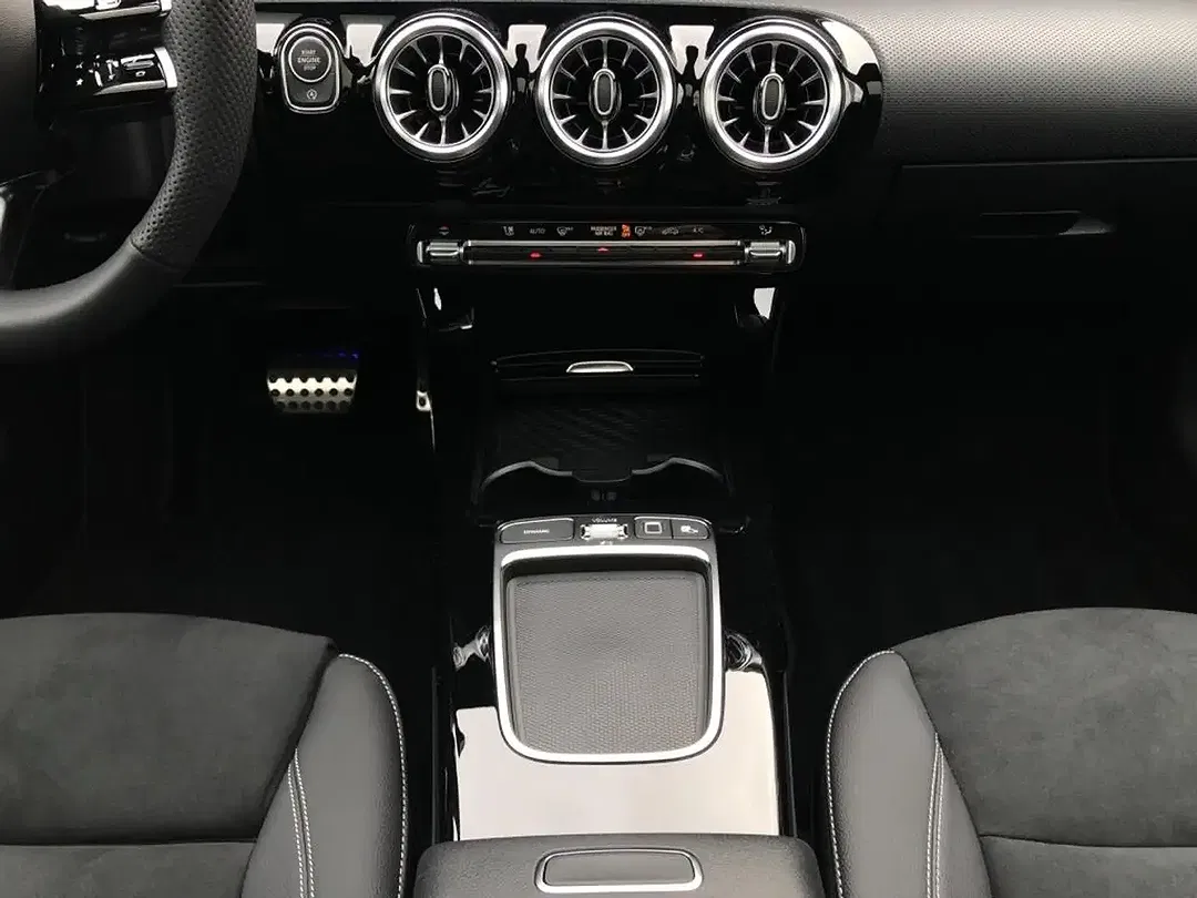 Mercedes-Benz CLA 220 - Thumbnail 14