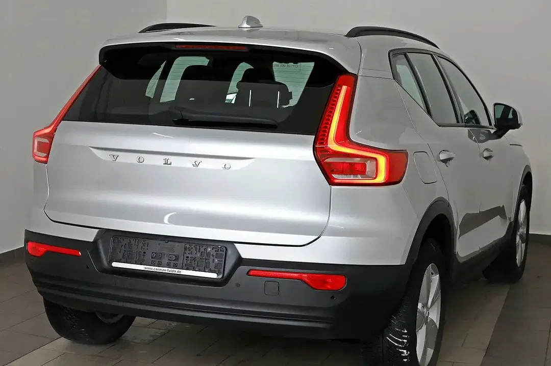 Volvo XC40 - Thumbnail 2