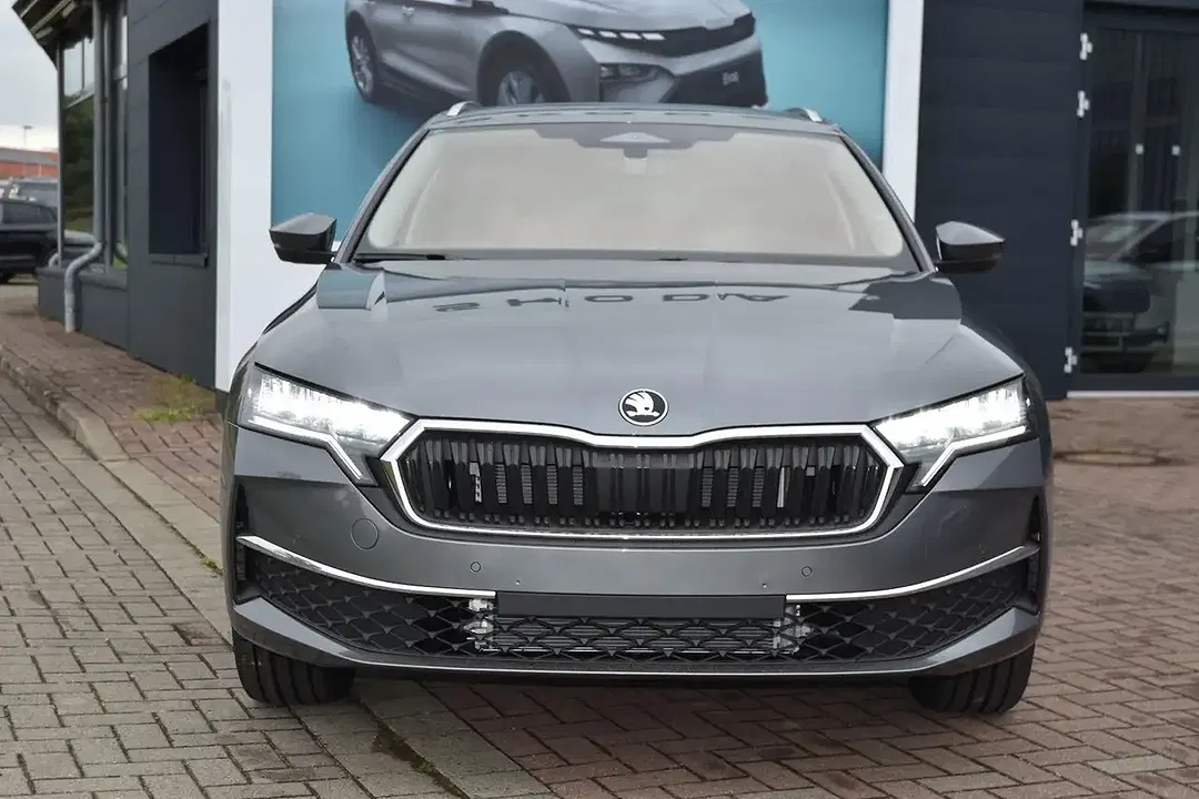 Skoda Octavia - Thumbnail 2