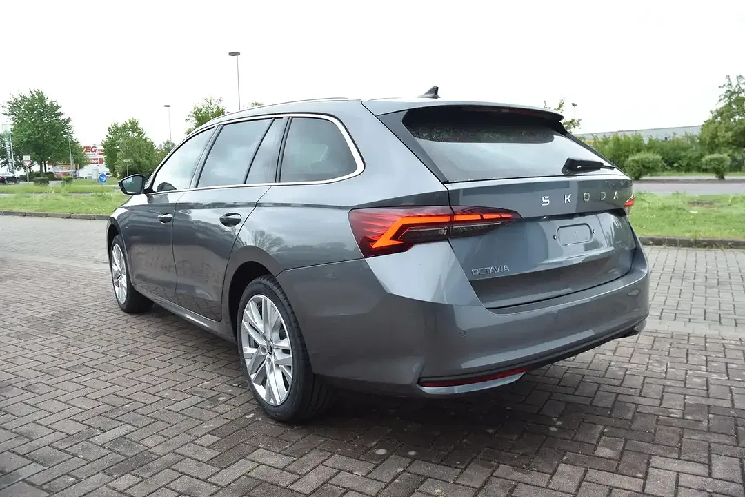 Skoda Octavia - Thumbnail 5