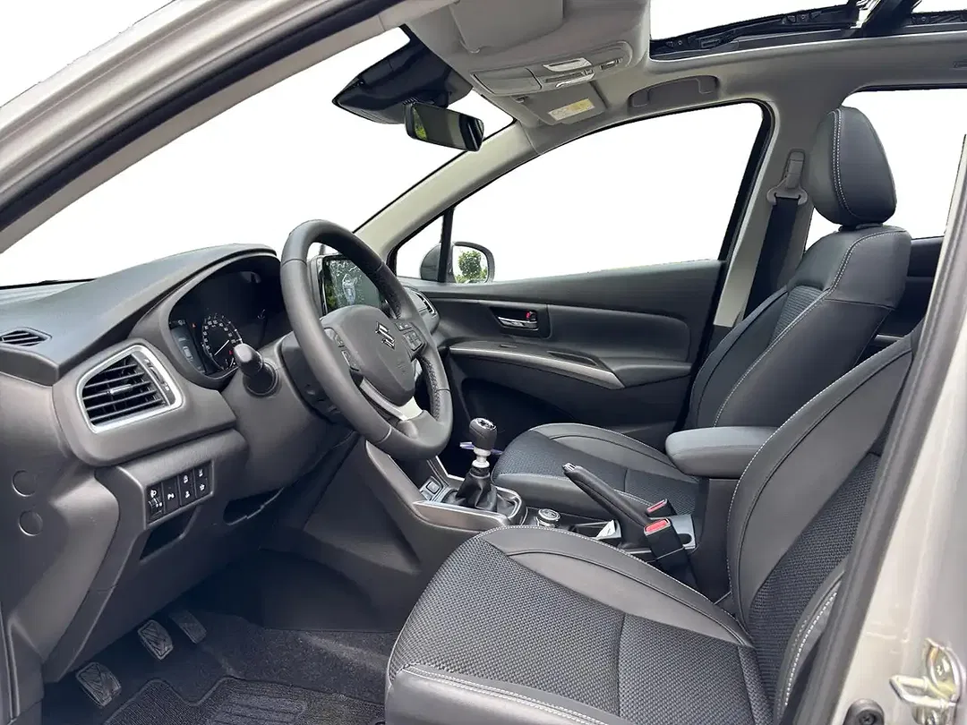 Suzuki SX4 S-Cross - Thumbnail 10