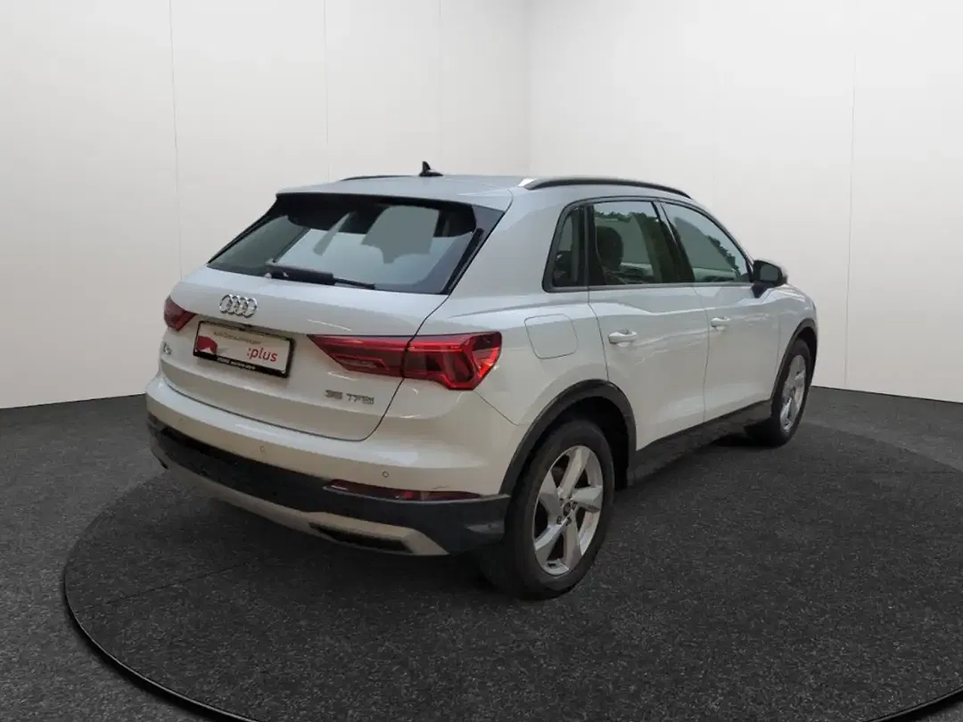 Audi Q3 - Thumbnail 5