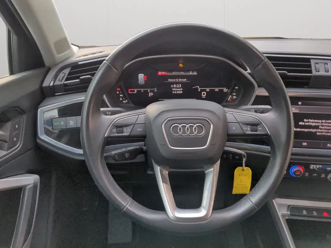 Audi Q3 - Thumbnail 9
