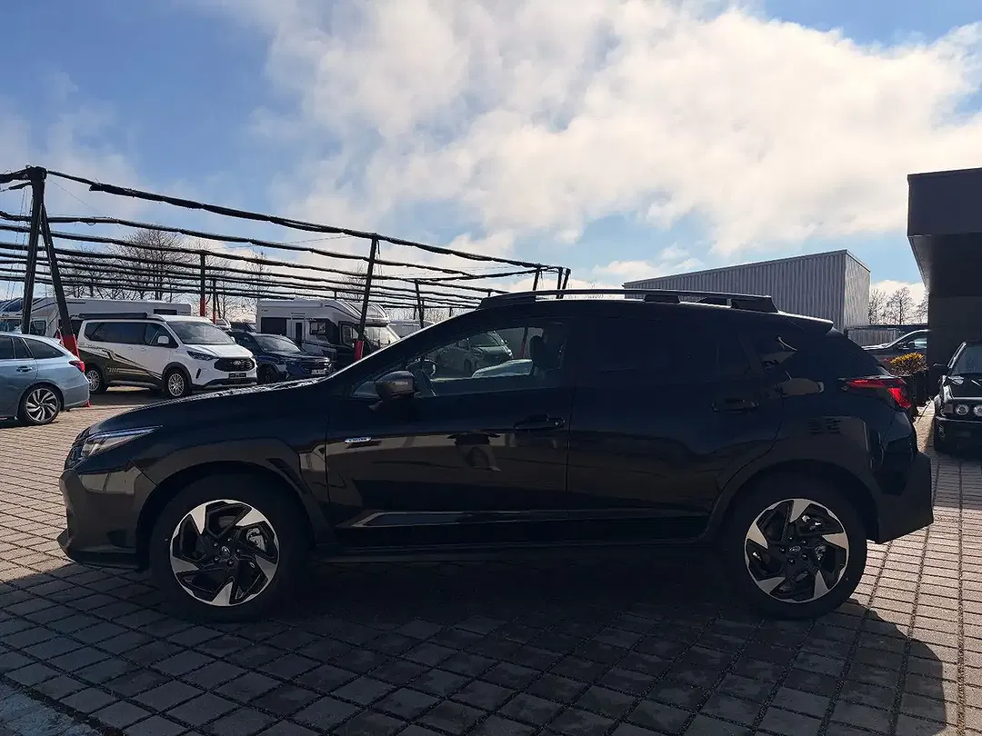 Subaru Crosstrek - Thumbnail 5