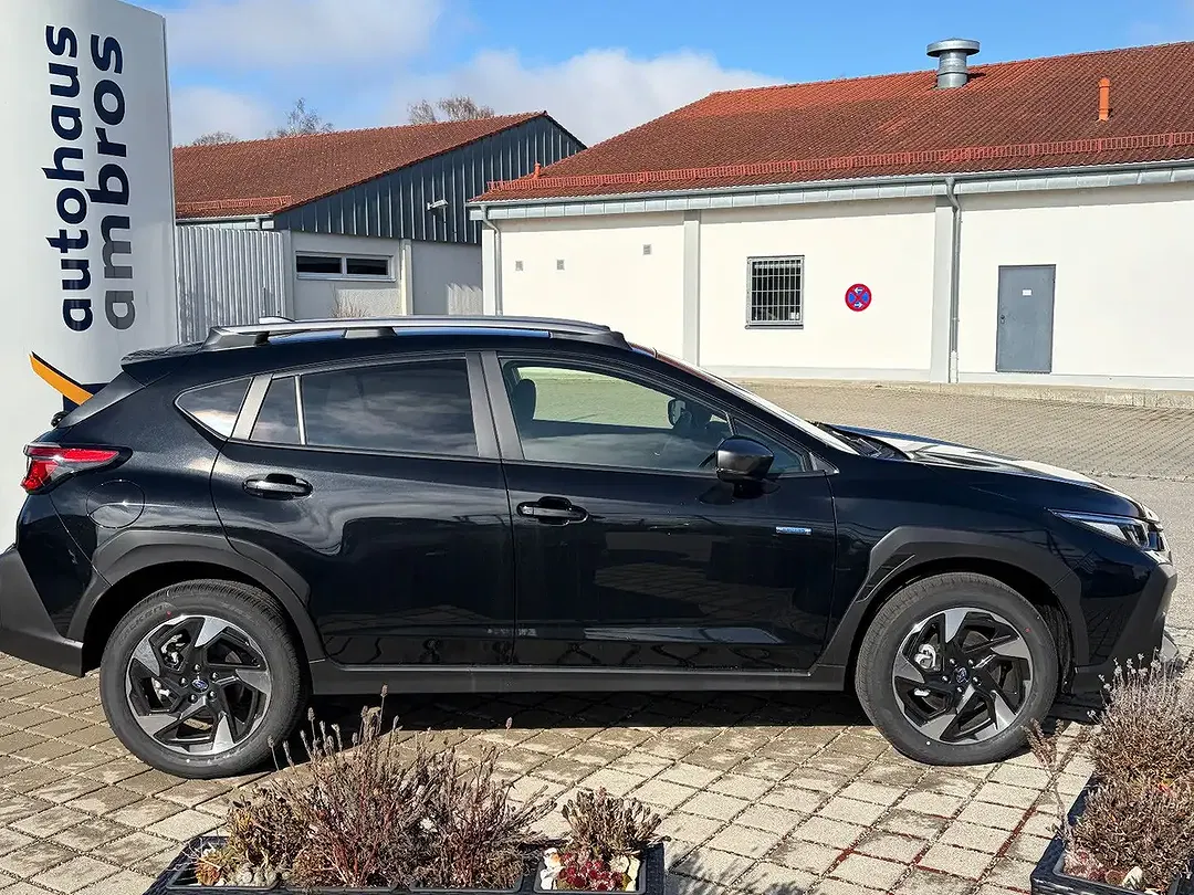 Subaru Crosstrek - Thumbnail 9