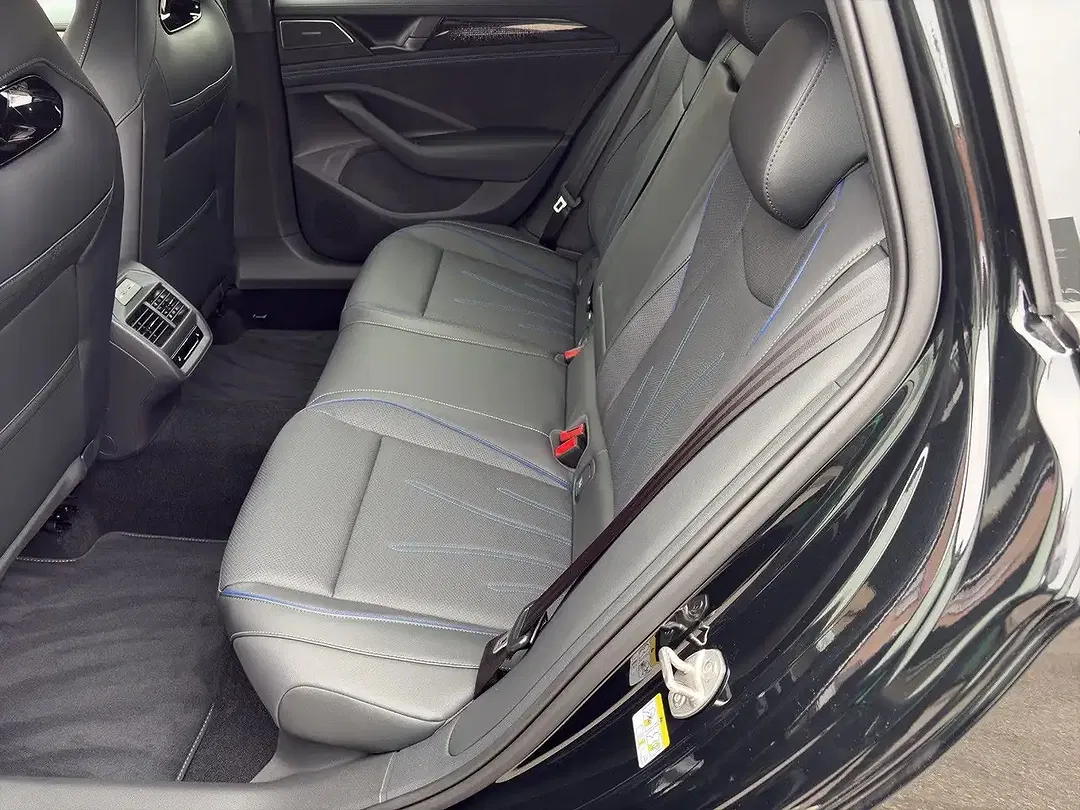 Volkswagen Passat Variant - Thumbnail 5