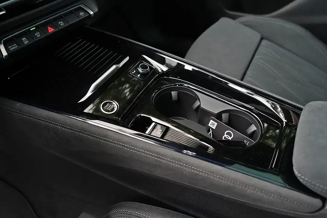 Audi Q3 - Thumbnail 11