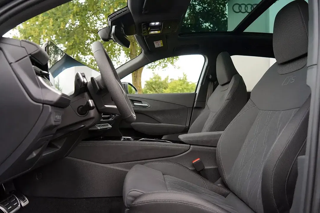 Audi Q3 - Thumbnail 12