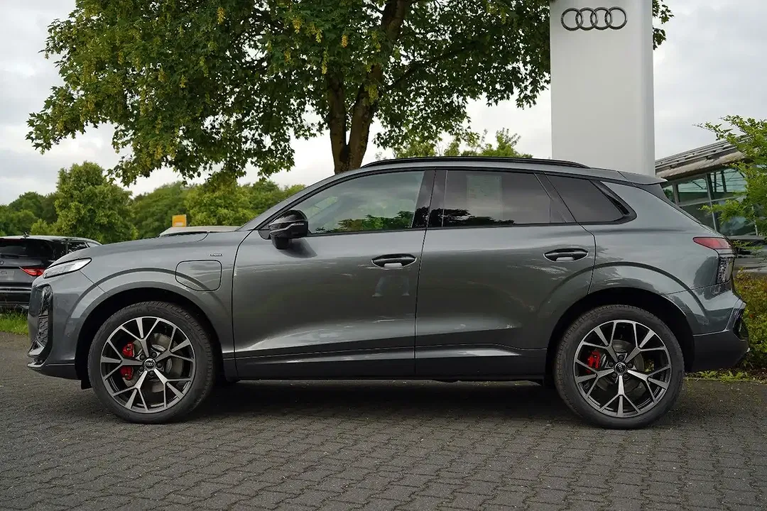 Audi Q3 - Thumbnail 5