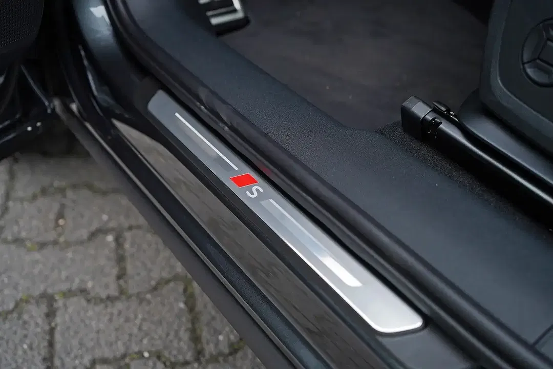 Audi Q3 - Thumbnail 9