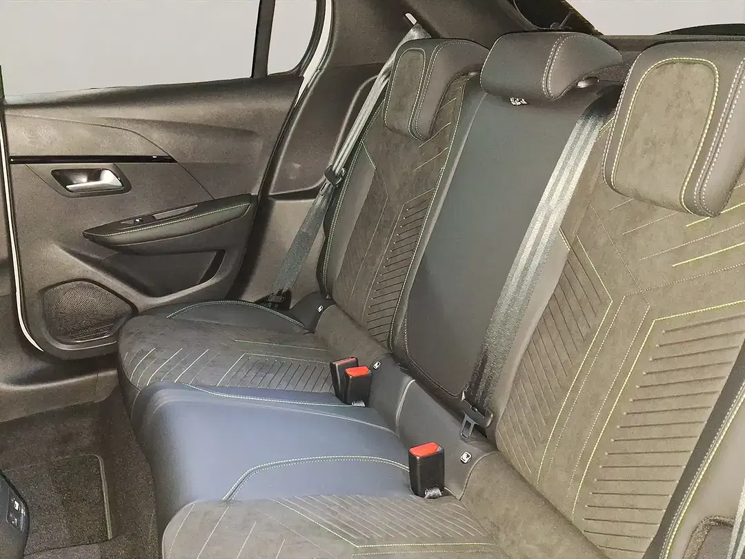 Peugeot 208 - Thumbnail 11