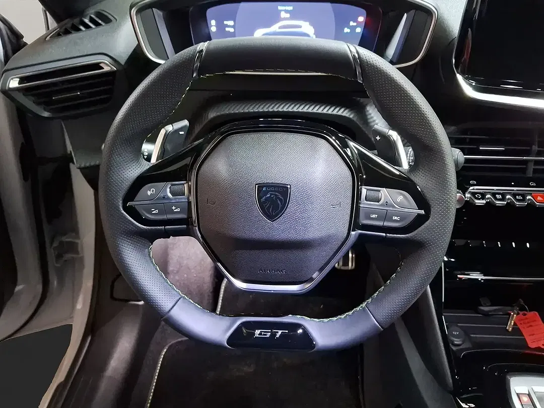 Peugeot 208 - Thumbnail 8