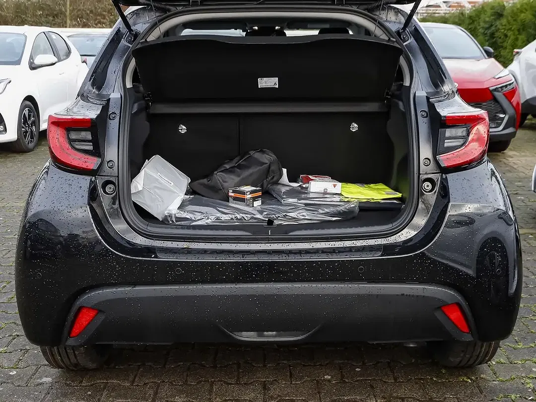 Toyota Yaris - Thumbnail 10