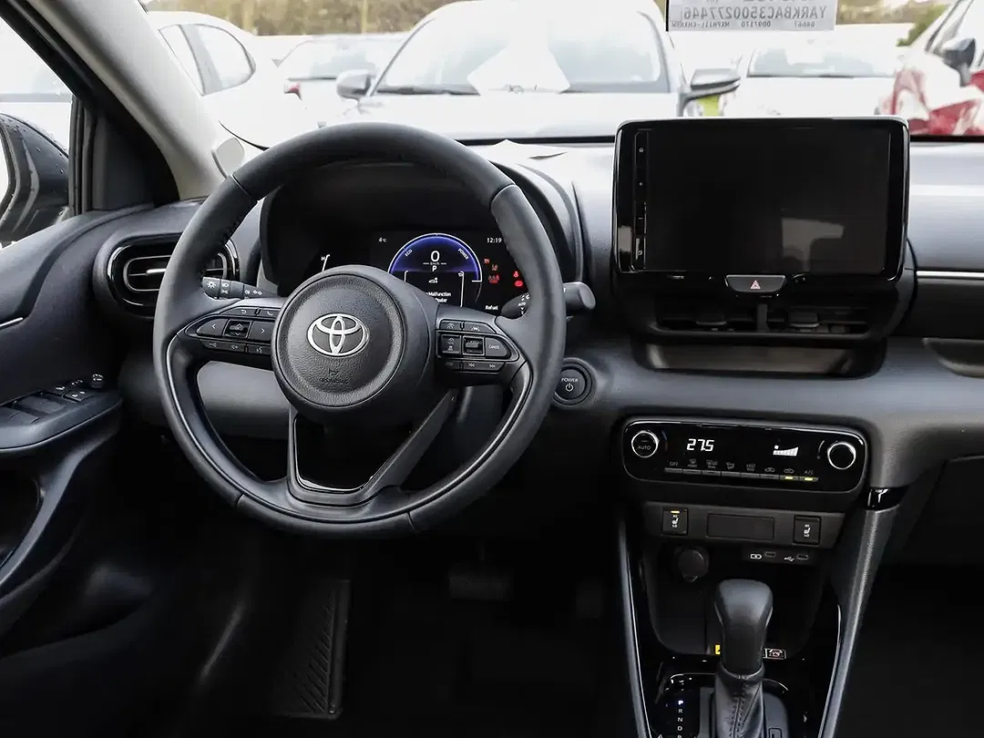Toyota Yaris - Thumbnail 9