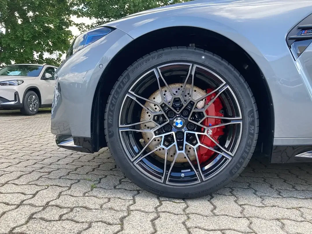 BMW M3 - Thumbnail 3