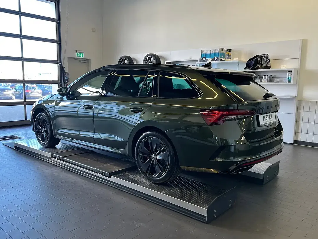 Skoda Octavia - Thumbnail 3
