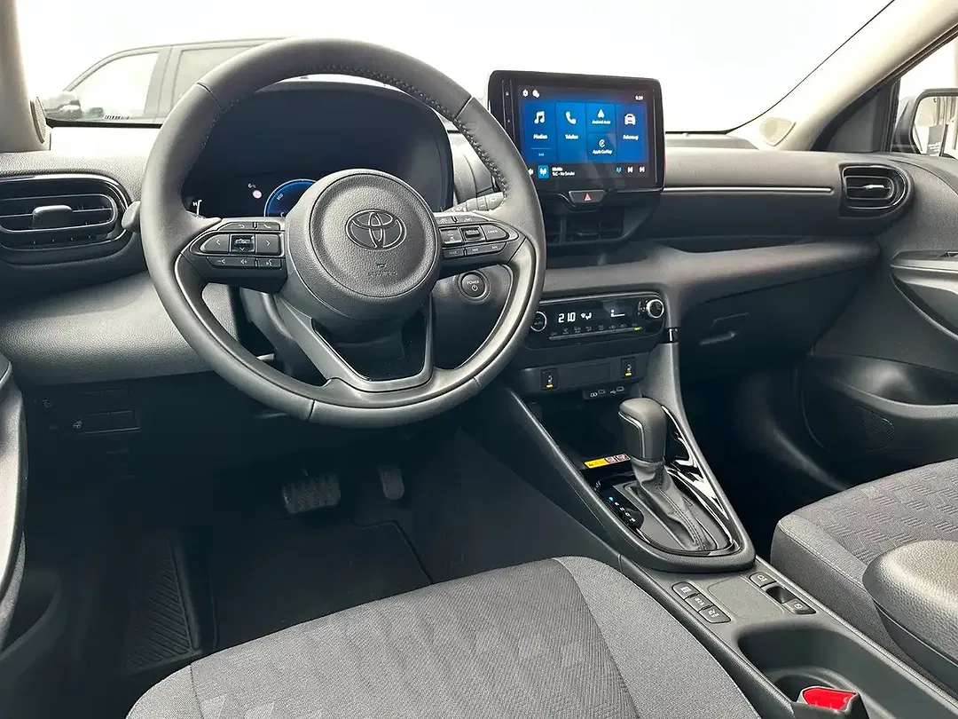 Toyota Yaris - Thumbnail 11