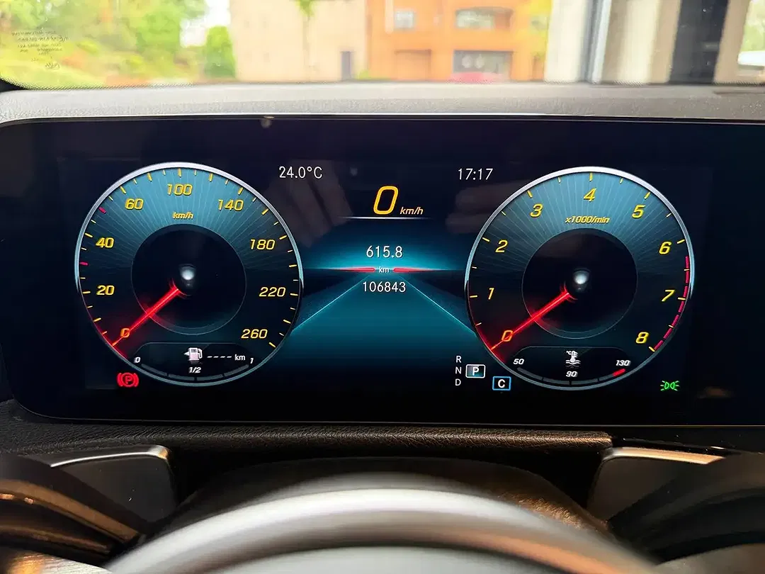 Mercedes-Benz GLB 200 - Thumbnail 10