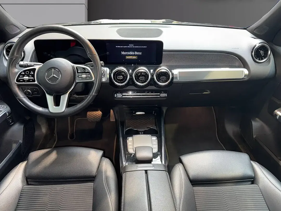 Mercedes-Benz GLB 200 - Thumbnail 2
