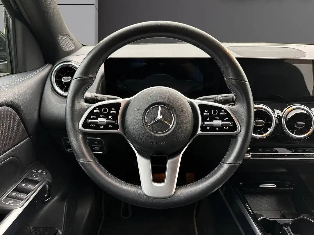 Mercedes-Benz GLB 200 - Thumbnail 9
