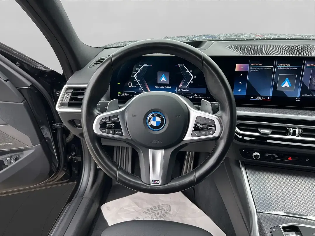 BMW 320 - Thumbnail 10
