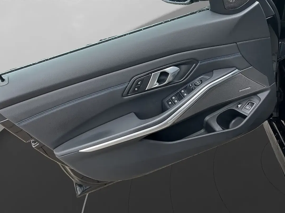 BMW 320 - Thumbnail 12