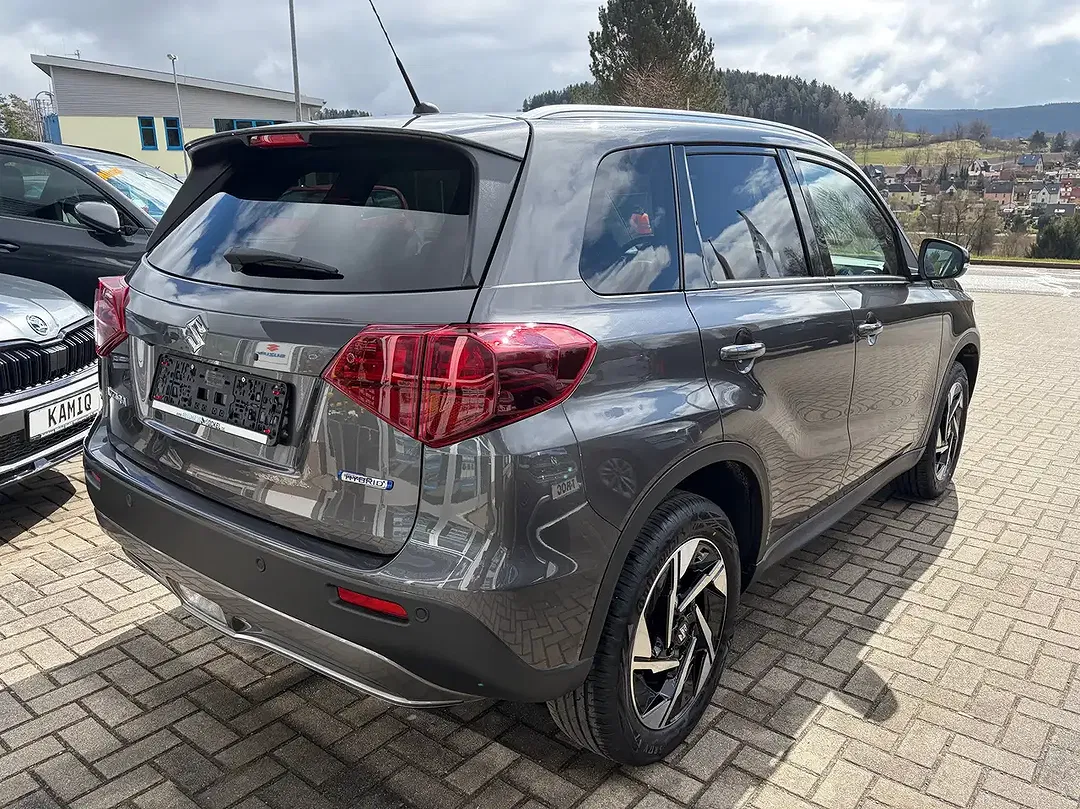 Suzuki Vitara - Thumbnail 6