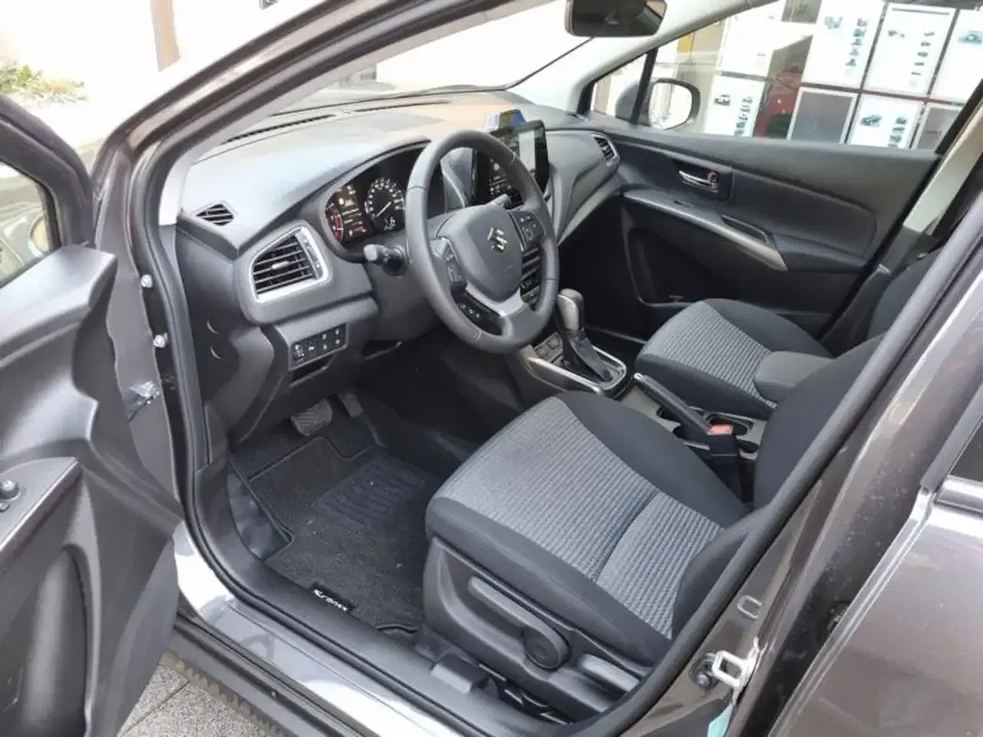 Suzuki S-Cross - Thumbnail 8