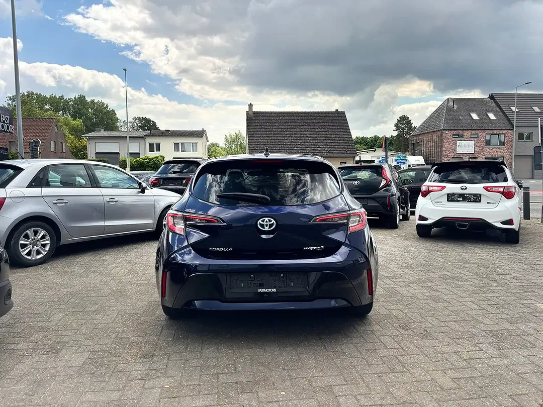 Toyota Corolla - Thumbnail 5