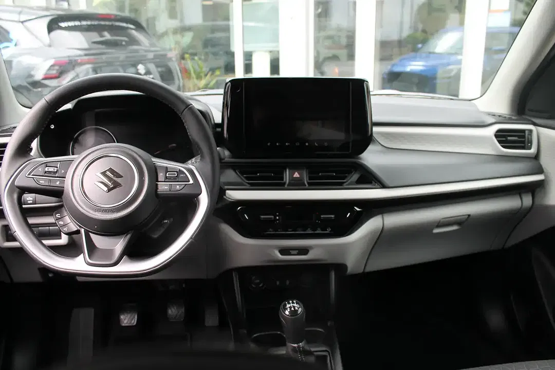 Suzuki Swift - Thumbnail 5