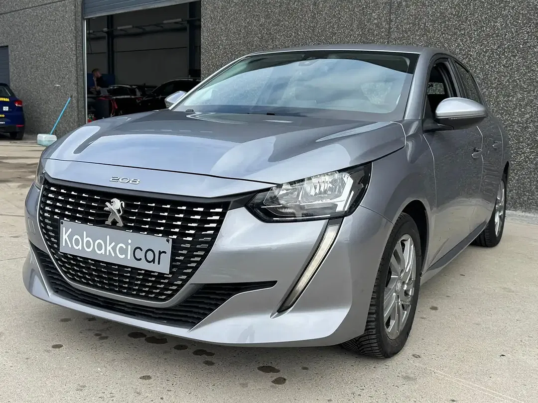 Peugeot 208 - Thumbnail 3