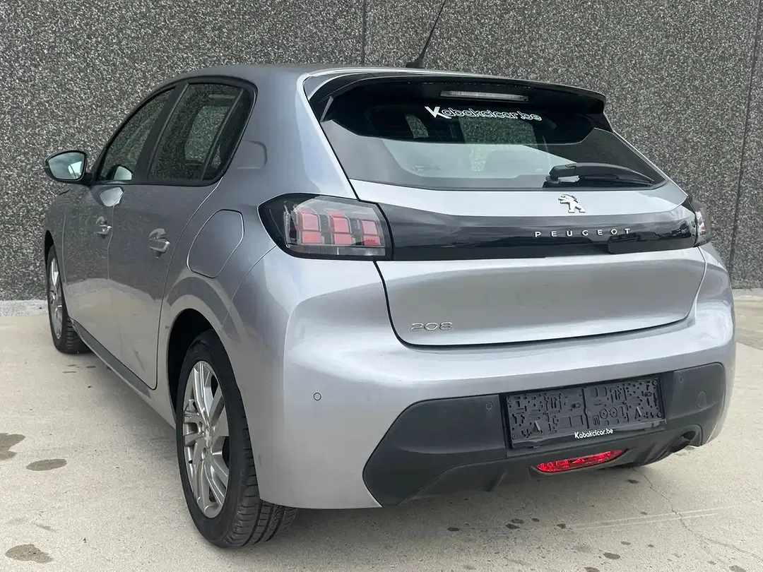 Peugeot 208 - Thumbnail 4