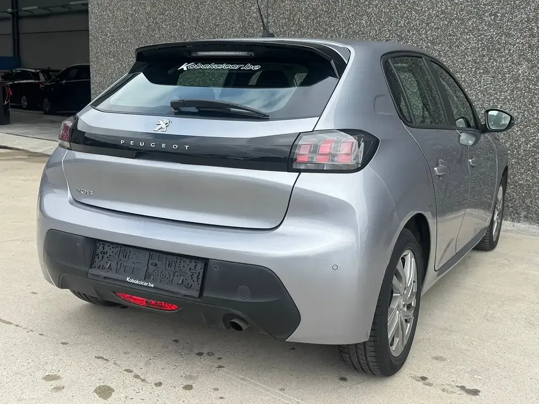 Peugeot 208 - Thumbnail 6