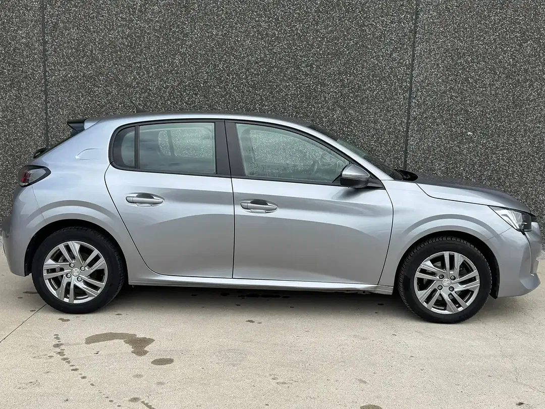 Peugeot 208 - Thumbnail 8