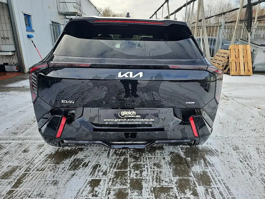 Kia EV4 - Thumbnail 13