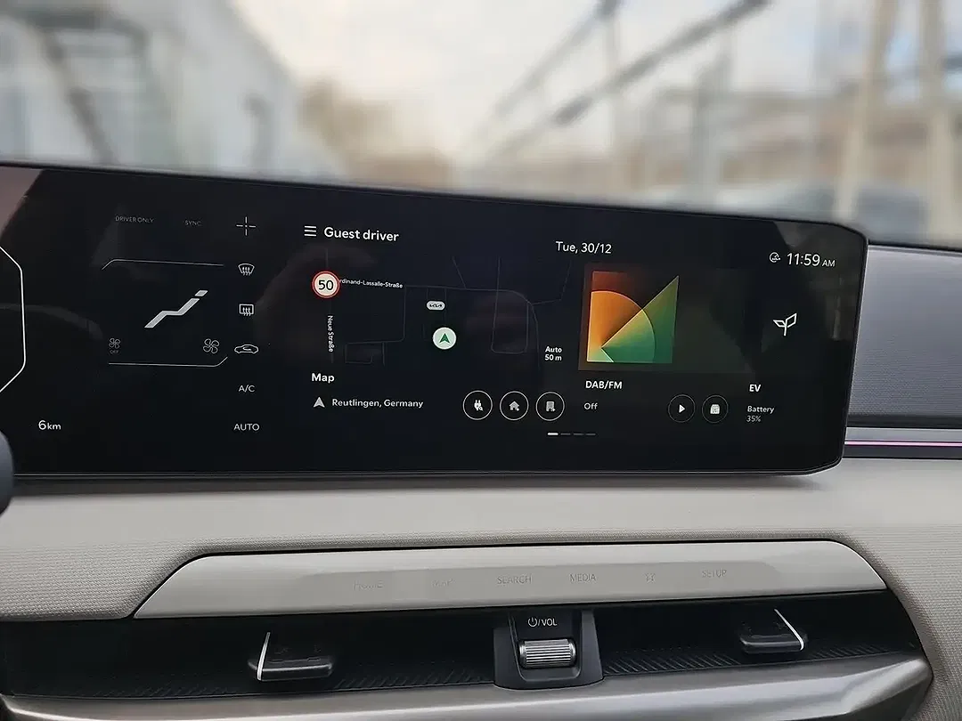 Kia EV4 - Thumbnail 6