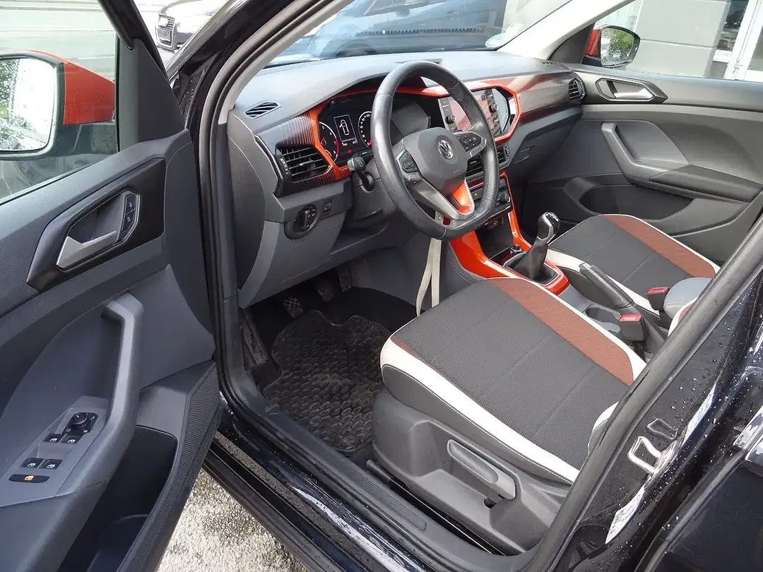 Volkswagen T-Cross - Thumbnail 8