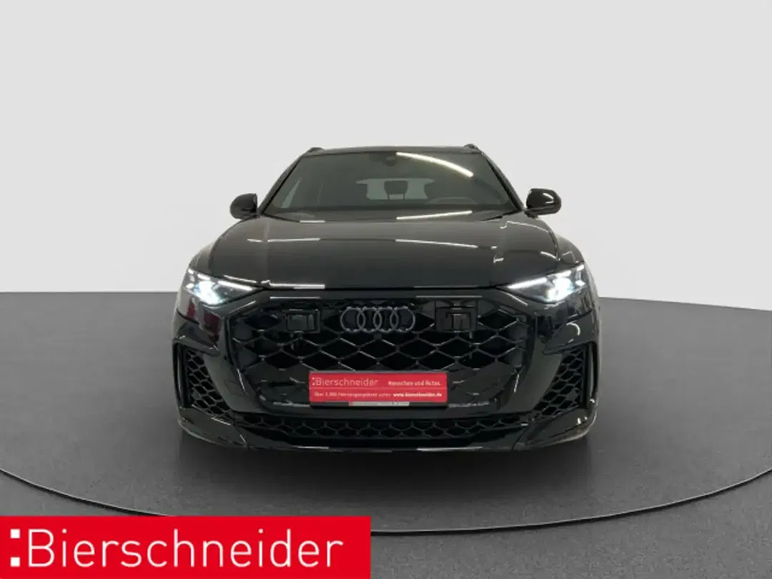 Audi RS Q8 - Thumbnail 1