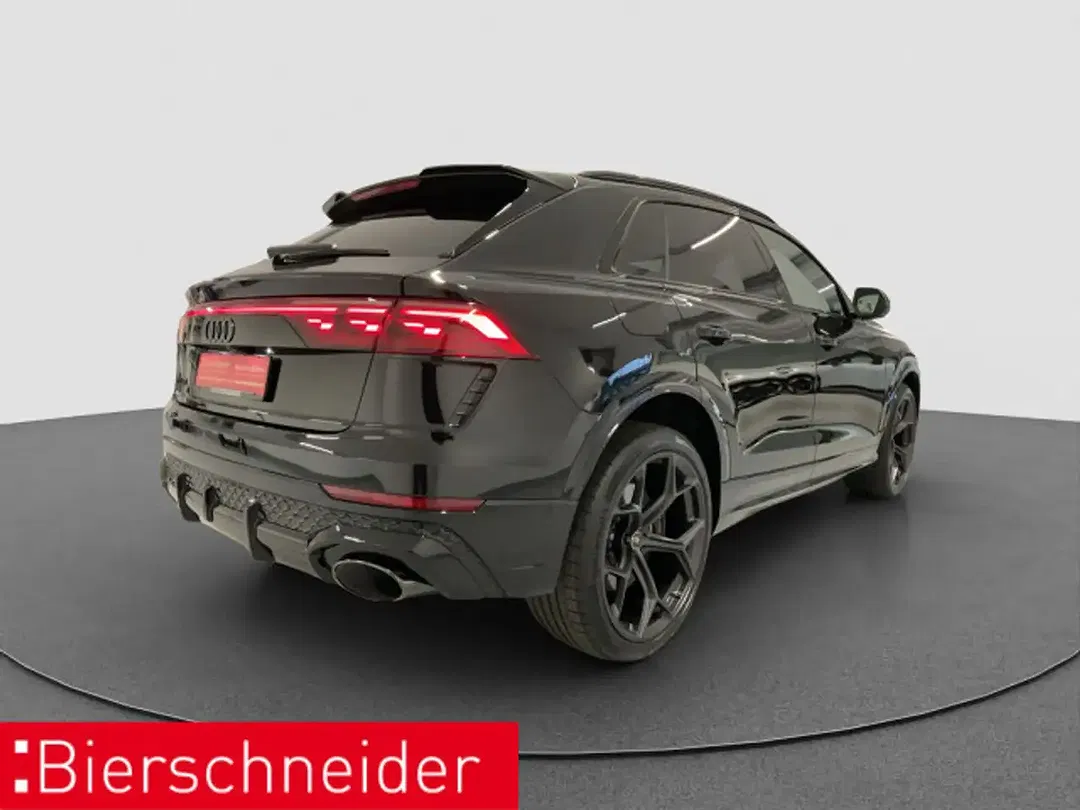 Audi RS Q8 - Thumbnail 5