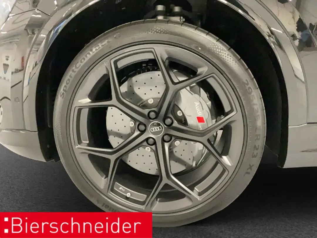 Audi RS Q8 - Thumbnail 6