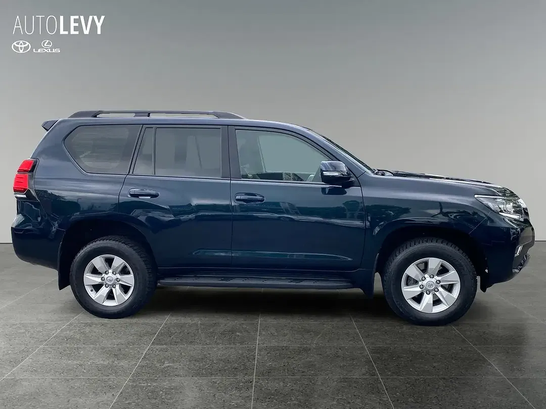 Toyota Land Cruiser - Thumbnail 3